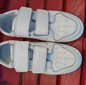 Gap x Ami paris men Size 8 - 8.5